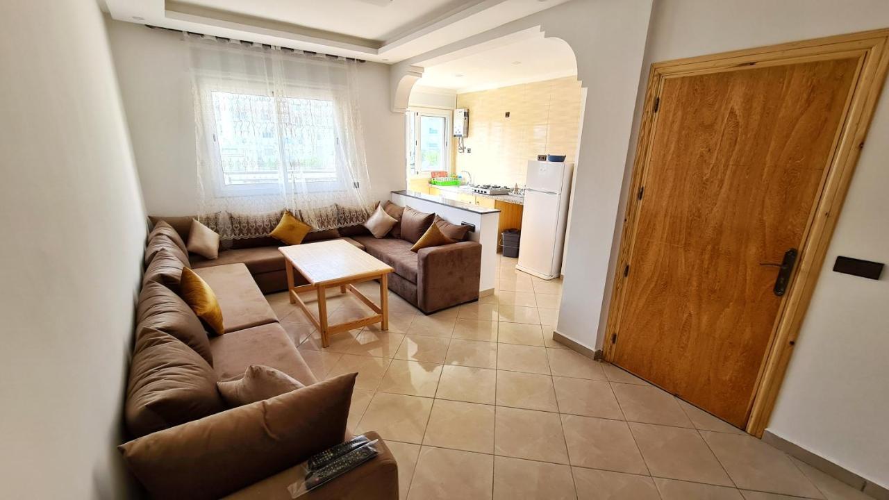 Enjoy Your Vacation Here, 1 Min To The Beach, Only For Families !! Martil Bagian luar foto
