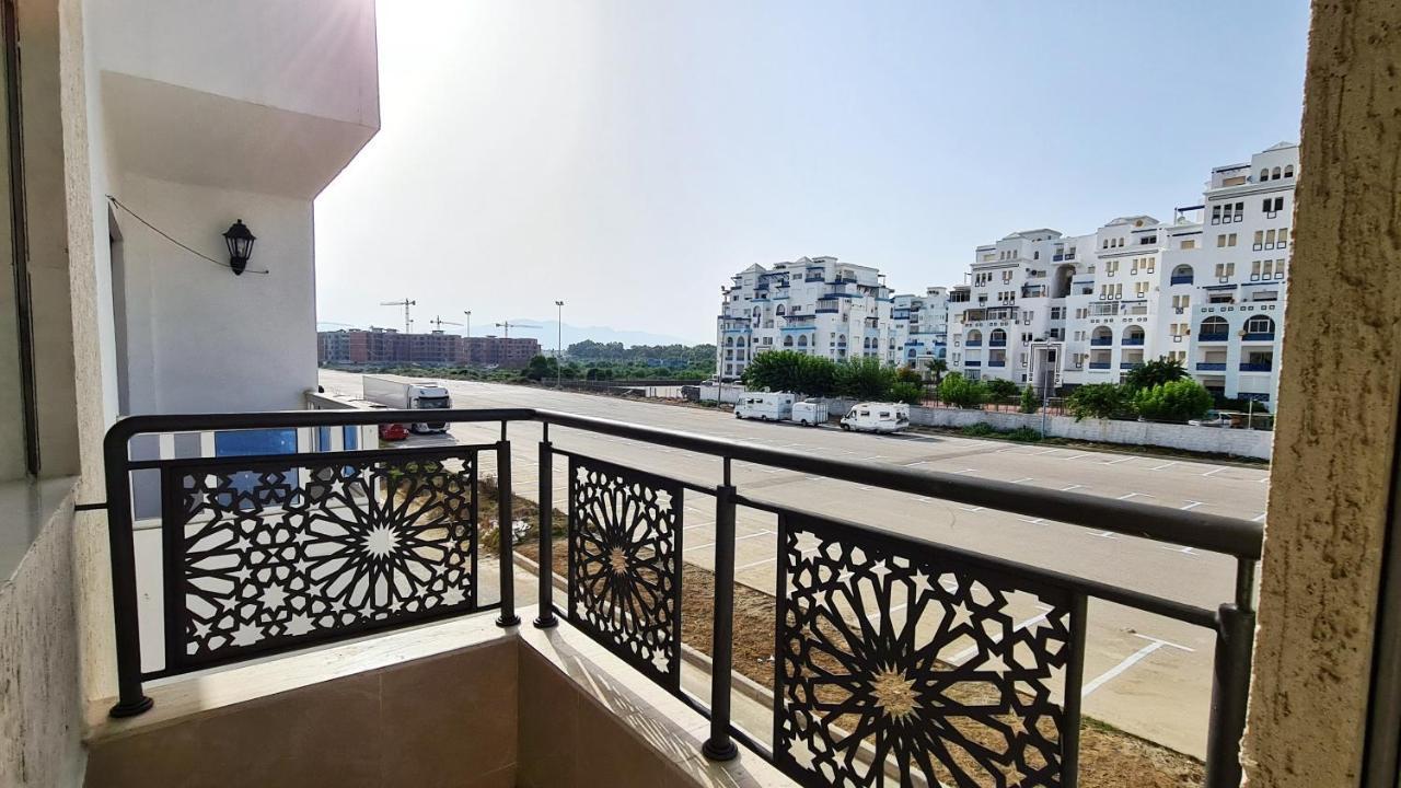Enjoy Your Vacation Here, 1 Min To The Beach, Only For Families !! Martil Bagian luar foto
