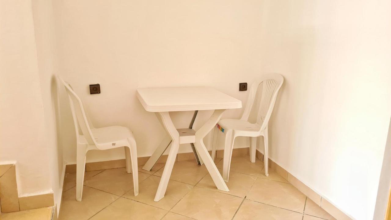 Enjoy Your Vacation Here, 1 Min To The Beach, Only For Families !! Martil Bagian luar foto