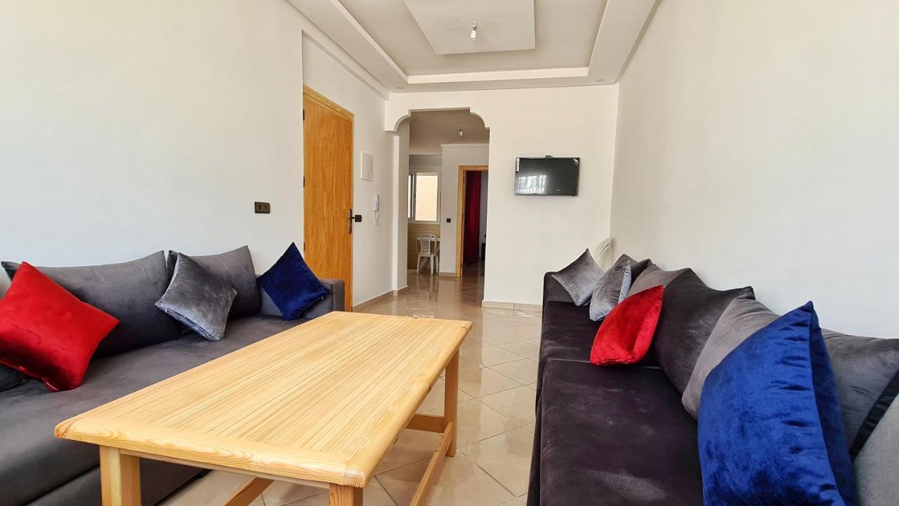 Enjoy Your Vacation Here, 1 Min To The Beach, Only For Families !! Martil Bagian luar foto