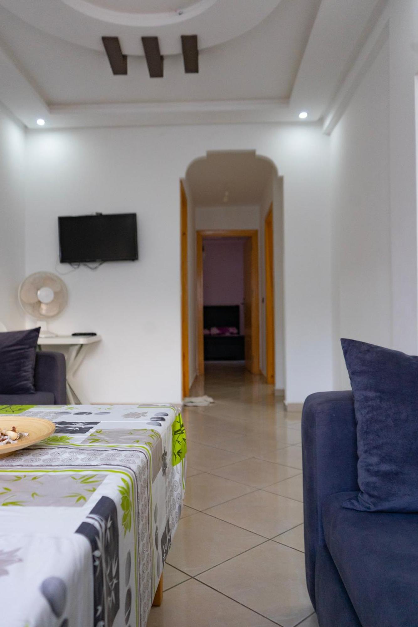 Enjoy Your Vacation Here, 1 Min To The Beach, Only For Families !! Martil Bagian luar foto